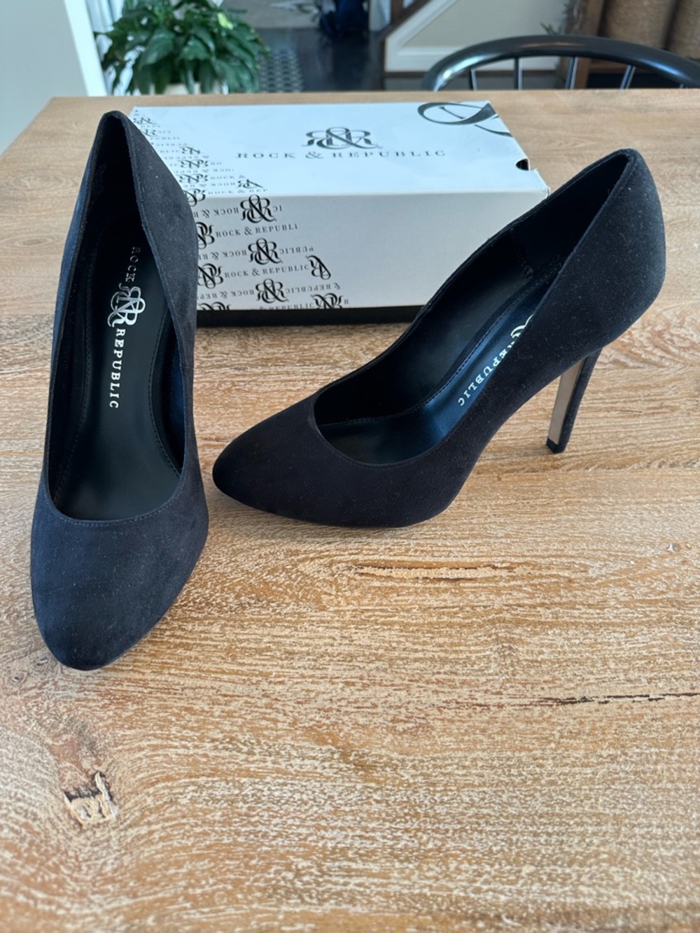 Rock & Republic Faux Suede Heels